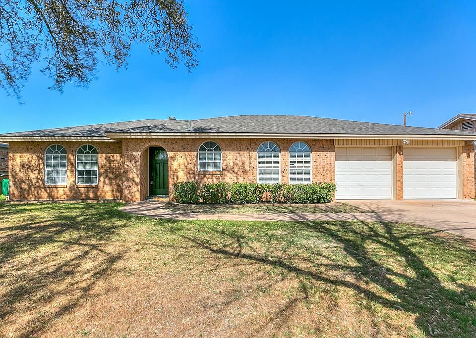 1st image of 3840 Honeysuckle Ln