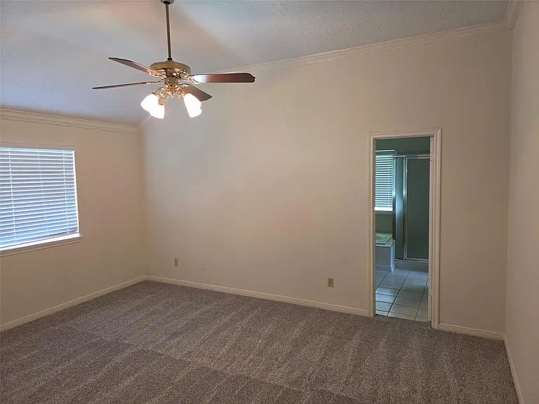 15114 Farndale Dr — Photo 9