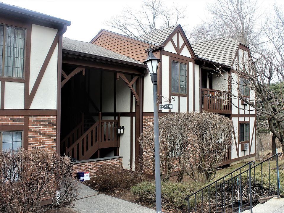 1st image of 126 Foxwood Cir