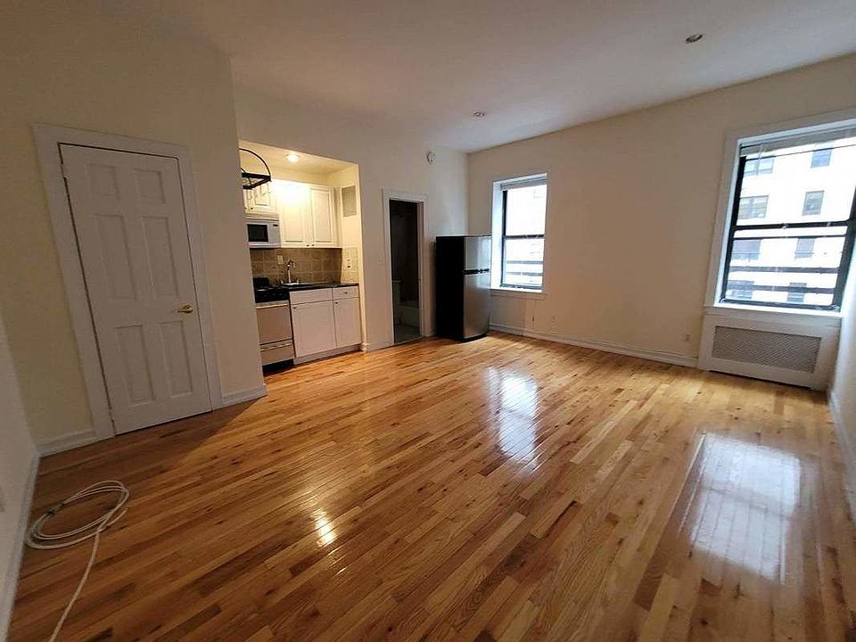 1st image of 145 E 17th St APT C4