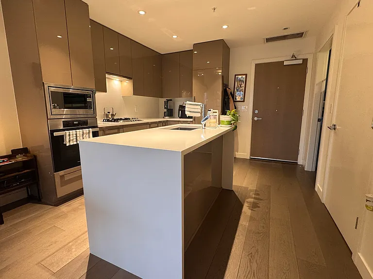 5189 Cambie St #3XX — Photo 5