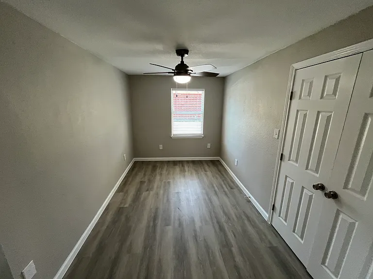 1215 H Pl — Photo 11