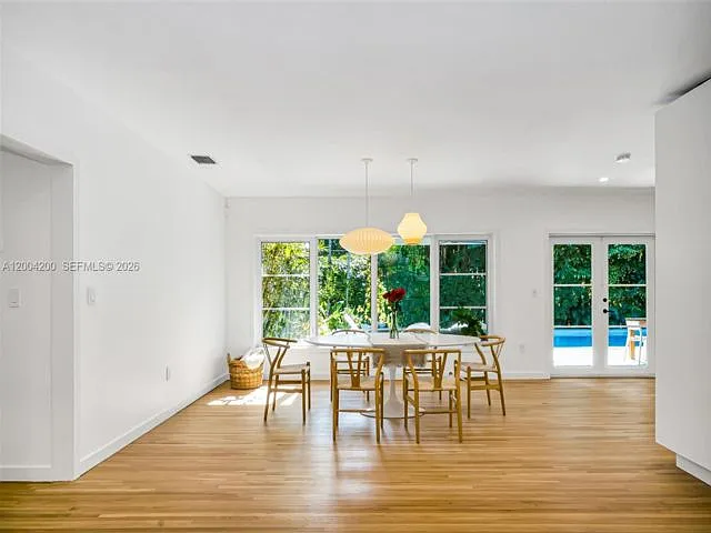 1010 Placetas Ave — Photo 3