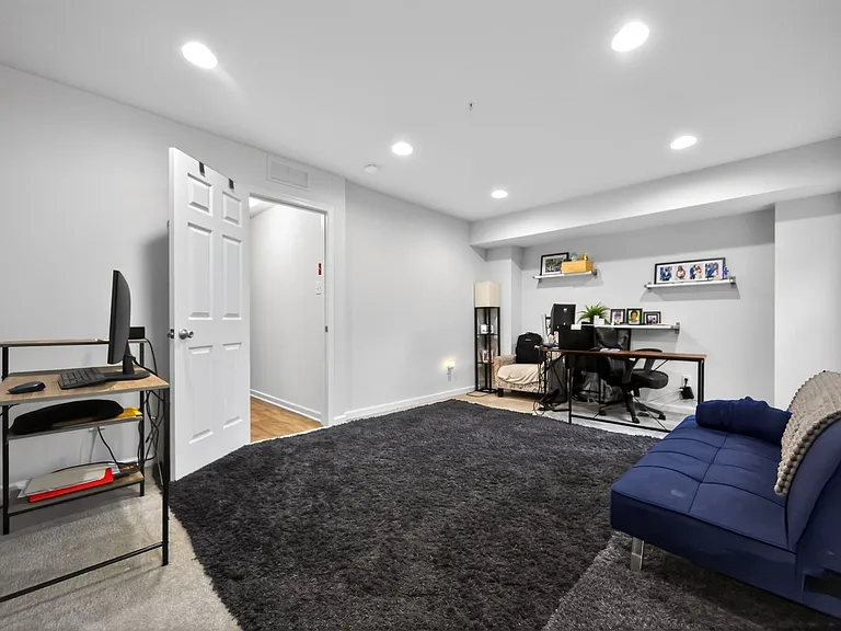 11 Faraday Ct — Photo 10