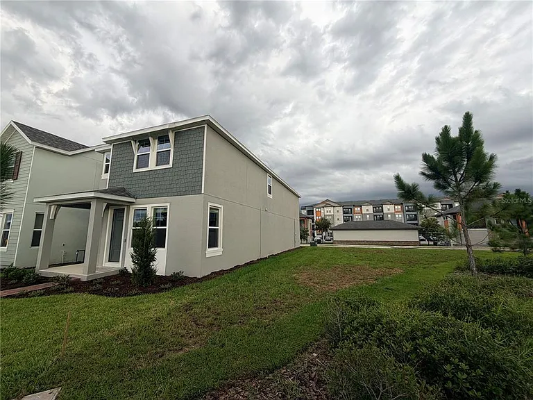 201 Station Ln — Photo 4