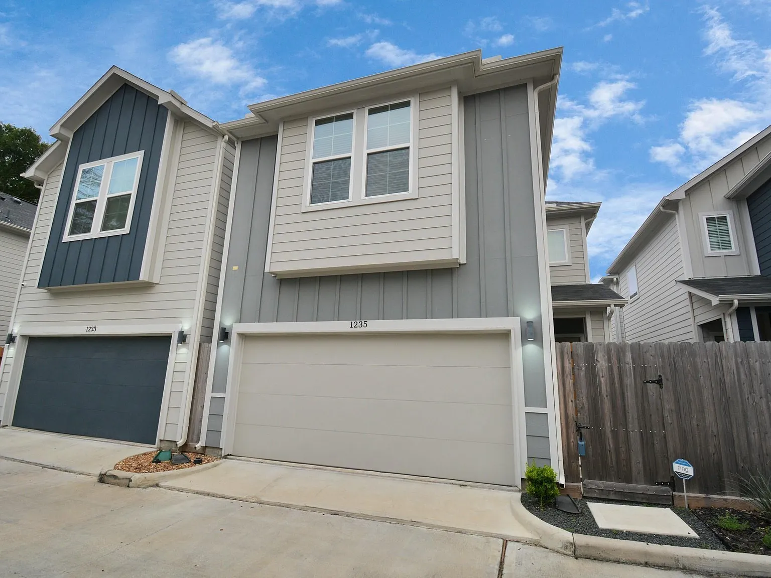 3 bed, 2.5 bath, 1505 sqft, $2,050 — Photo 2