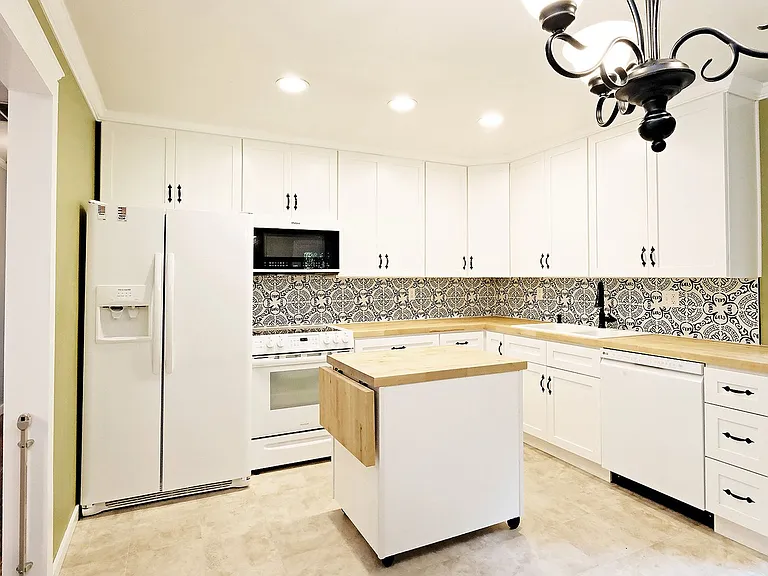 703 Oak Creek Rd — Photo 4