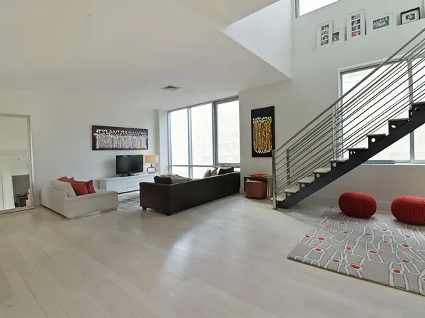 24 Dunham Pl APT 4A, Brooklyn, NY 11249