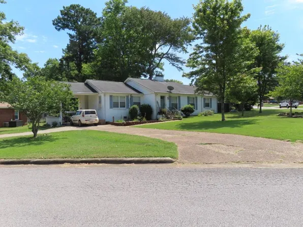 302 Park Ln, Florence, AL 35630