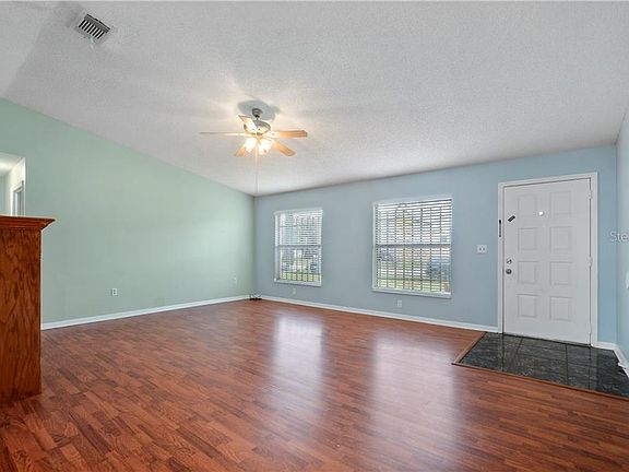 3rd image of 805 Valnera Ct