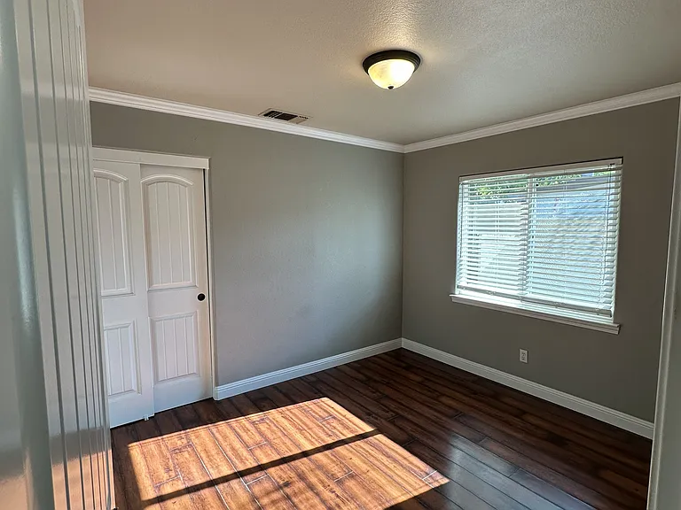 6200 Claussen Way — Photo 17