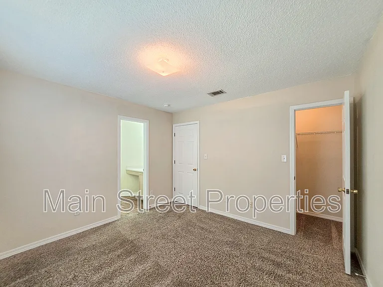 1057 Freeboard Blvd — Photo 17