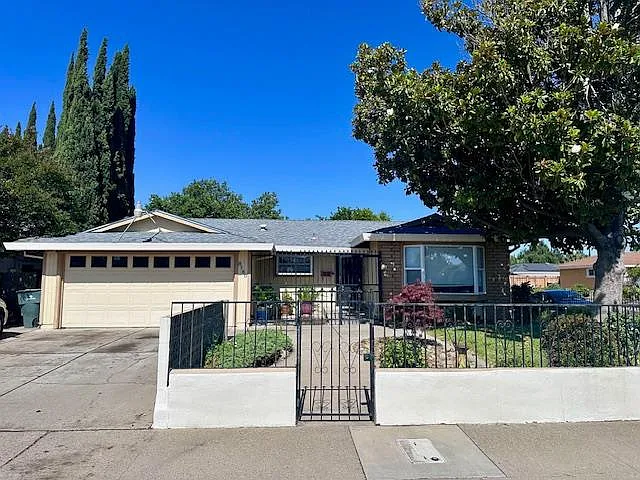 5160 Scarborough Way photo 1
