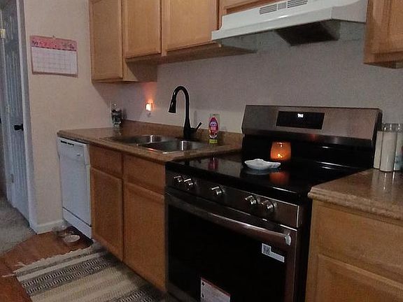 4th image of 107 N School St APT 3B