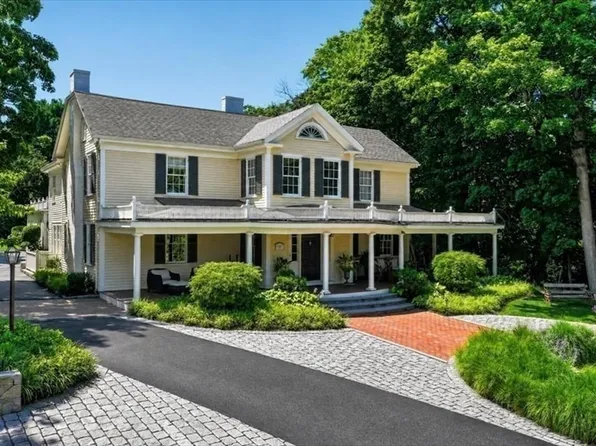54 Lincoln St, Hingham, MA 02043