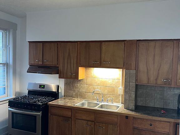 3rd image of 3701-3705 Jones St #7
