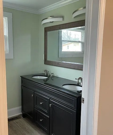 1605 Broad St NE — Photo 10