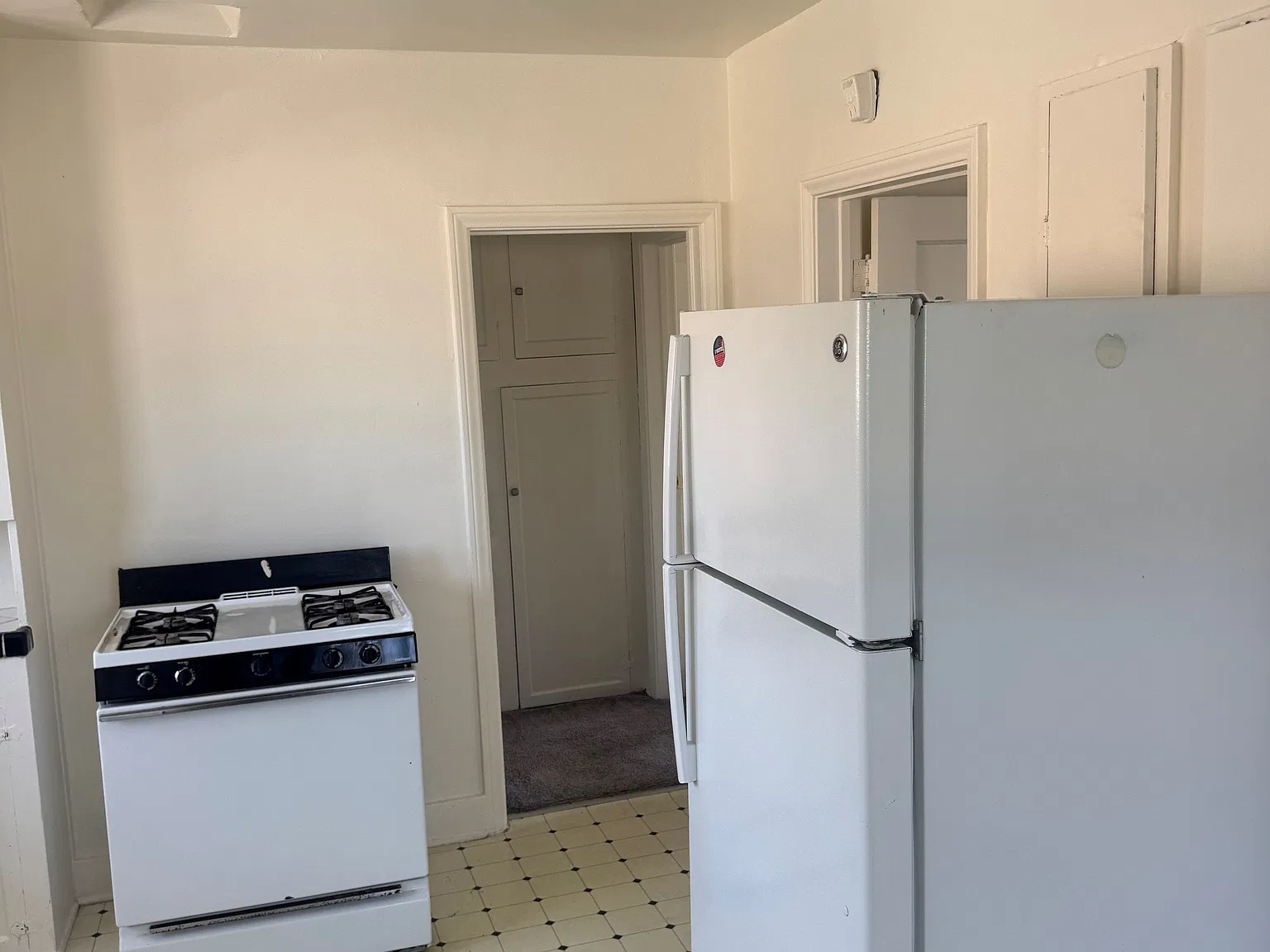 1 bed, 1000 sqft, $2,150 — Photo 3