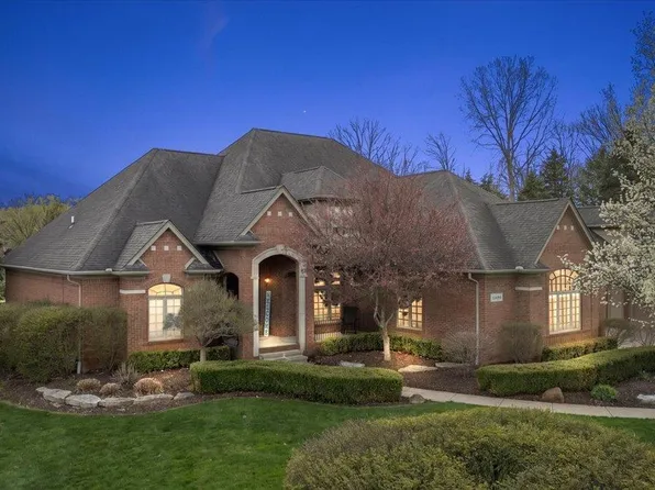 11484 Bayberry Dr #3, Romeo, MI 48065