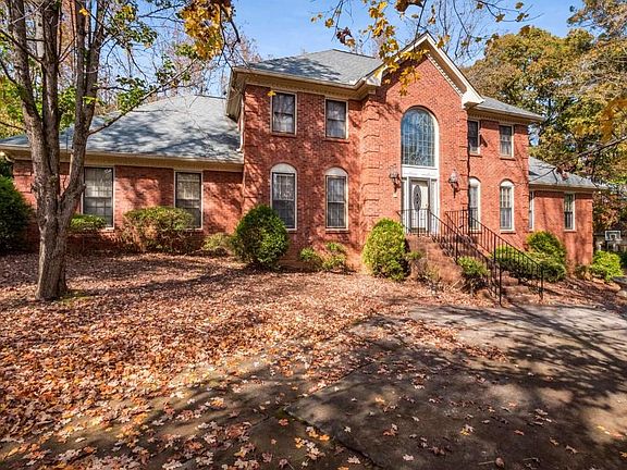 3rd image of 5000 Willow Bluff Dr