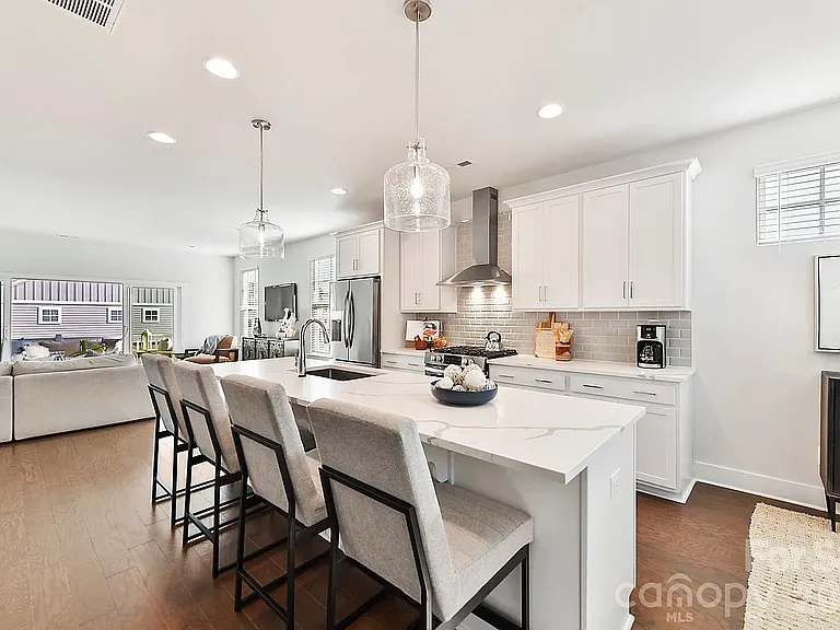 212 Wesser St — Photo 2