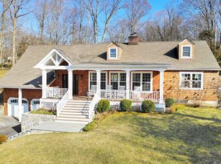 9 Greenway Rd, Armonk, NY 10504