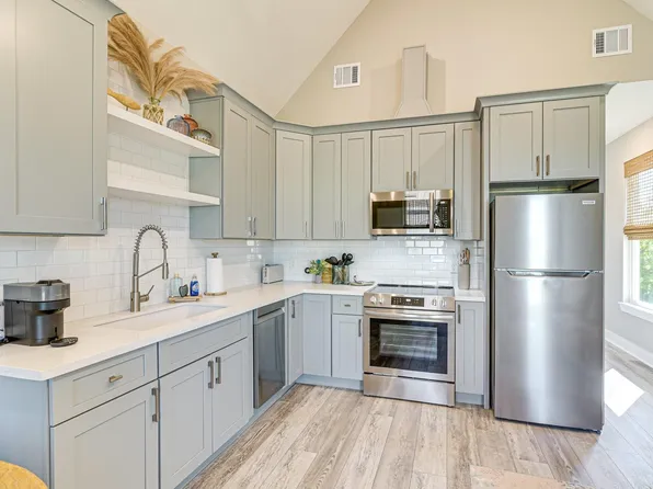 1411 30th St, Galveston, TX 77550