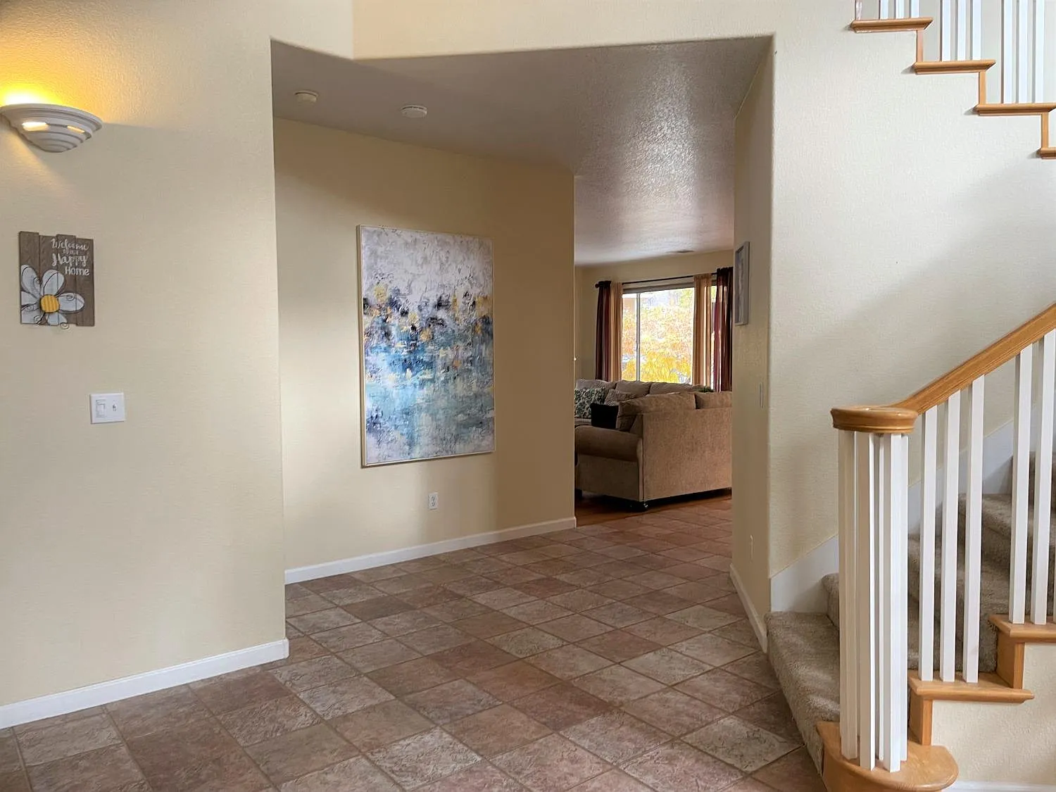 3 bed, 3075 sqft, $2,600 — Photo 2