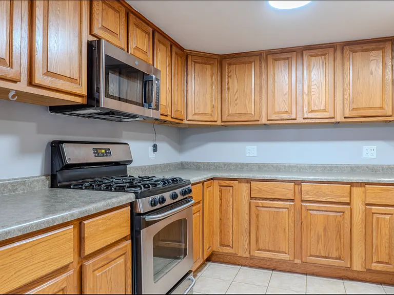 19117 Jacquie Ave — Photo 4