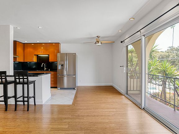 3rd image of 2311 4th St APT 304