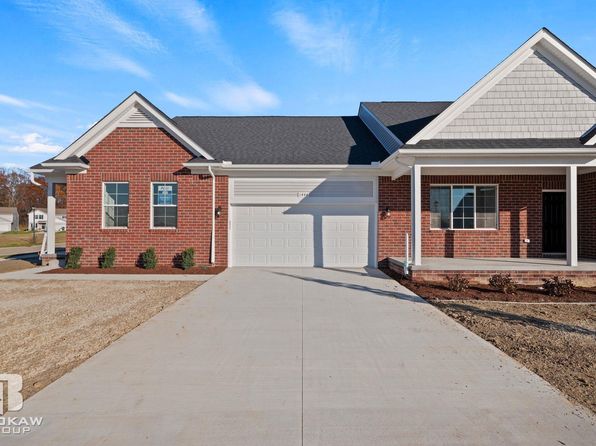 1470 Lincoln St, Lapeer, MI 48446