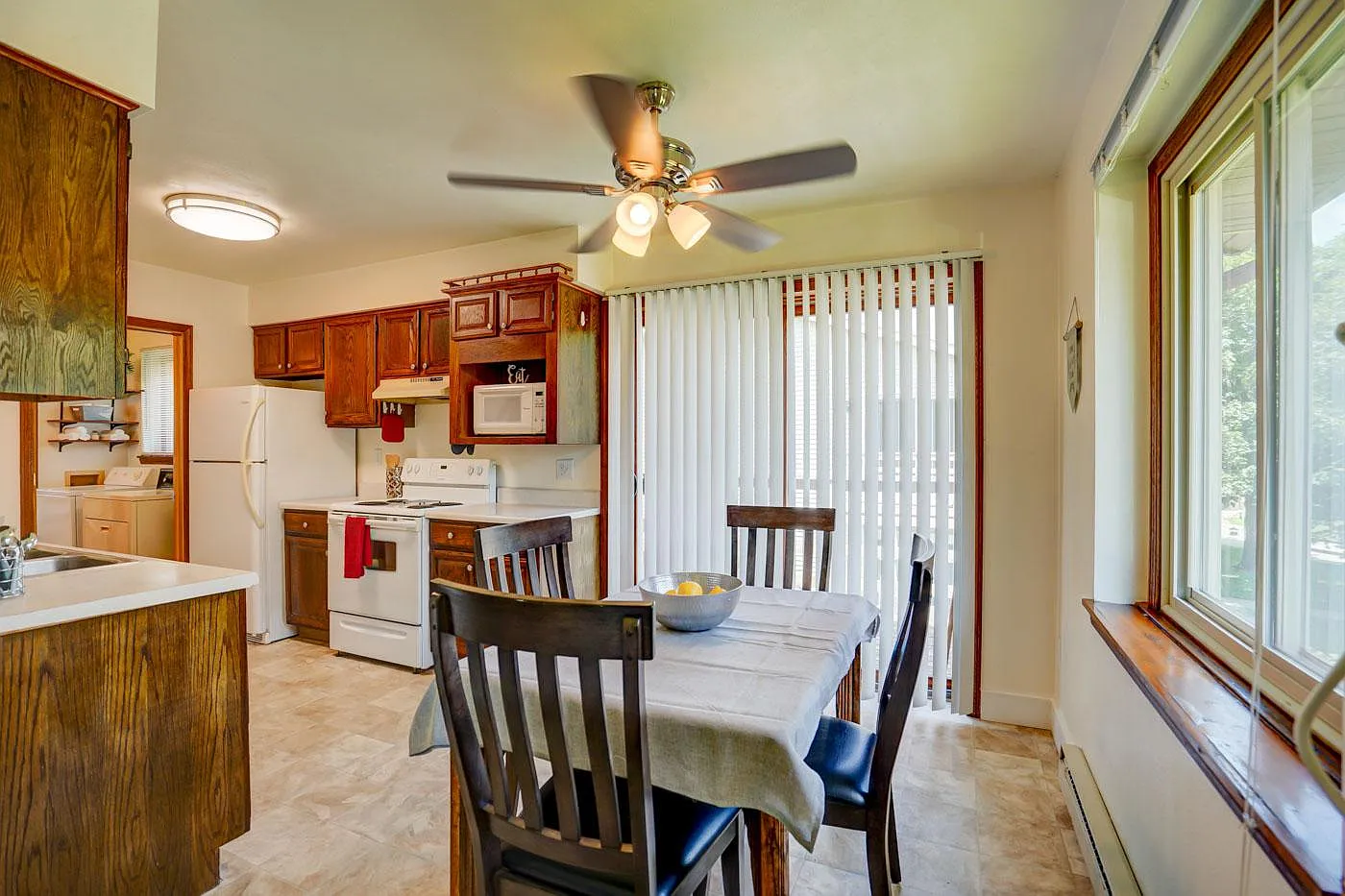 2 bed, 1000 sqft, $1,650 — Photo 4