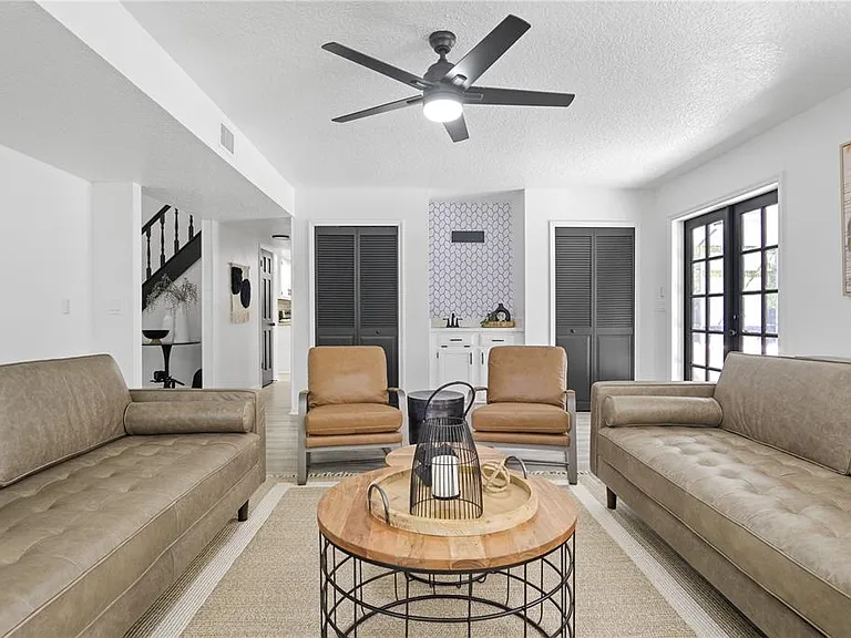 2540 Albany Dr — Photo 35