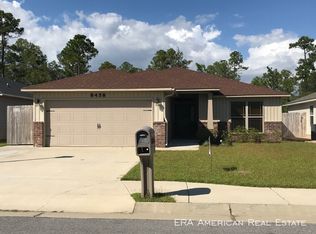 8458 Island Dr, Navarre, FL 32566