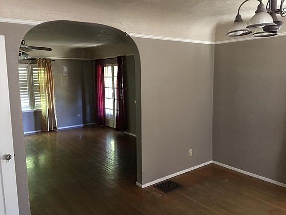 Arch entry Dining