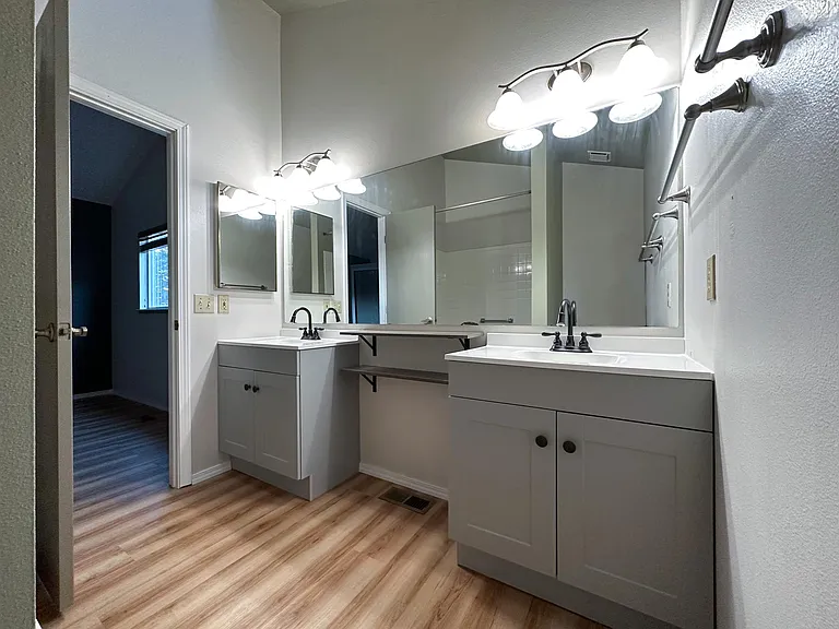 7215 Brentford Dr — Photo 3