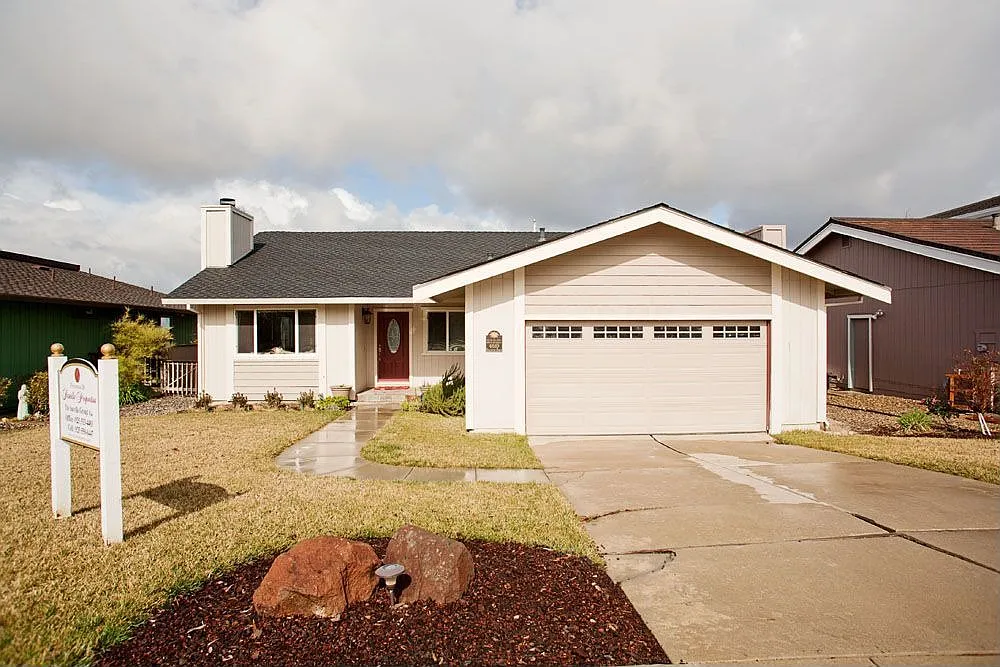 4610 Discovery Point photo 1