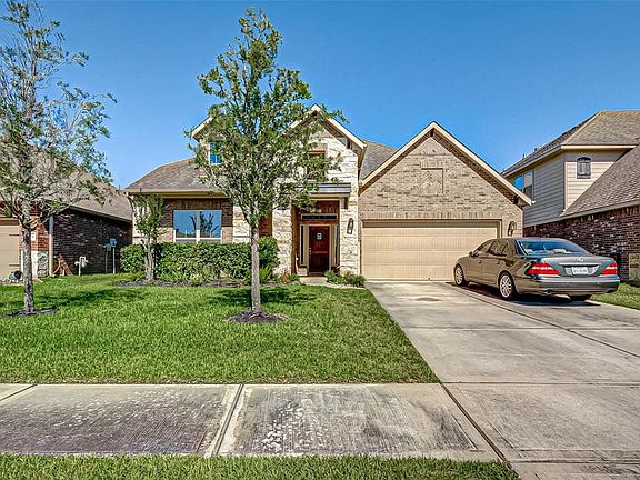 Welcome home. Gorgeous Brick and Stone work