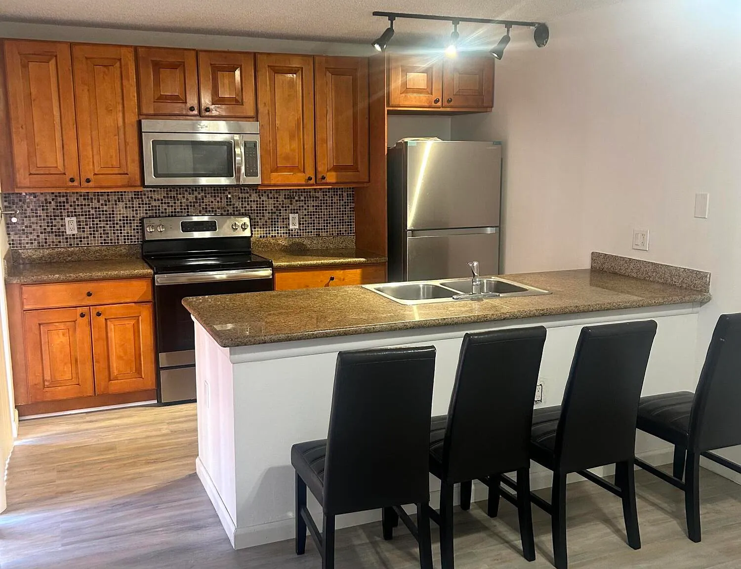 2 bed, 2.5 bath, 1288 sqft, $2,250 — Photo 4