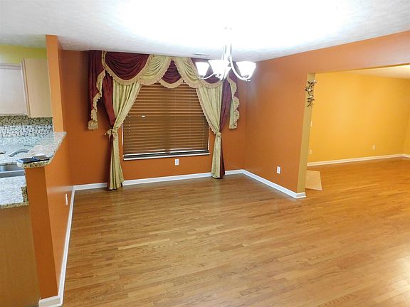 5th image of 120 Sophie Dr