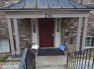 241 Coxcomb Hill Rd APT 25, New Kensington, PA 15068