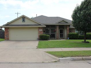 405 Meadow Ridge Ave, Venus, TX 76084
