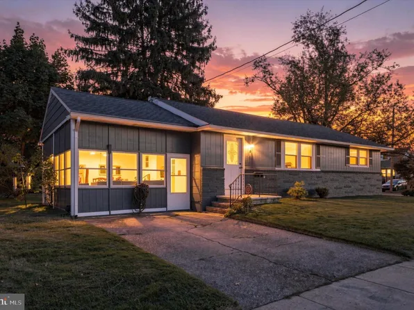75 N Cedar Ave, Bellmawr, NJ 08031