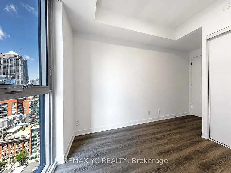 180 Front St E #2212 — Photo 14