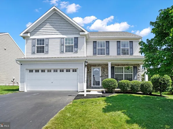 1347 Heatherwood Dr, Mount Joy, PA 17552