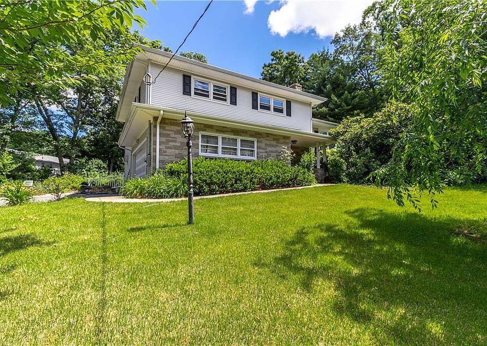 1st image of 19 Cherry Blossom Ln