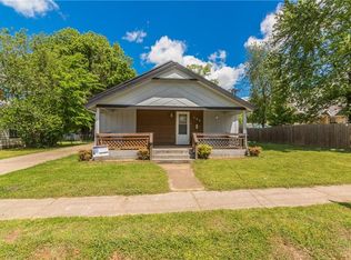 304 NW 3rd St, Bentonville, AR 72712