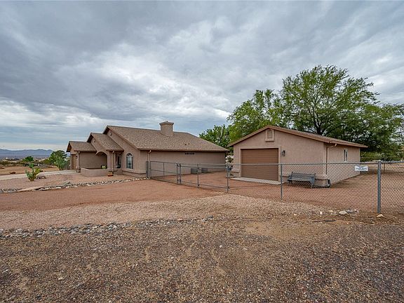 3rd image of 6350 N Quail Run Place