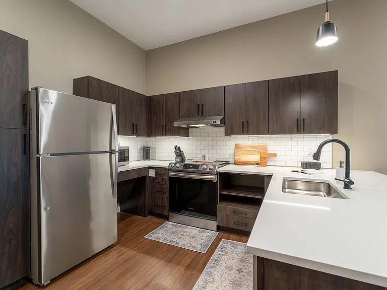 1364 E Battlefield Rd — Photo 109