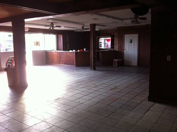 1st image of 815 E Moore Ave